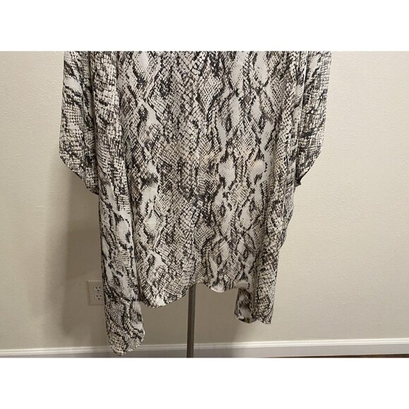 Maurices Womens One Size Snake Print Blouse Cover - Picture 10 of 10